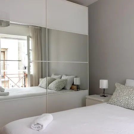 Portu Old Town By Aston Apartment